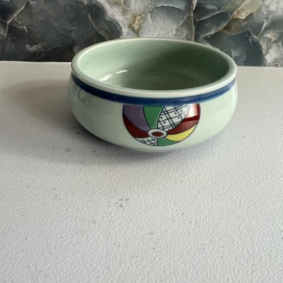 Asian Ceramic Bowl 5" Beach Ball Hand Painted & Signed - Picture 9 of 10